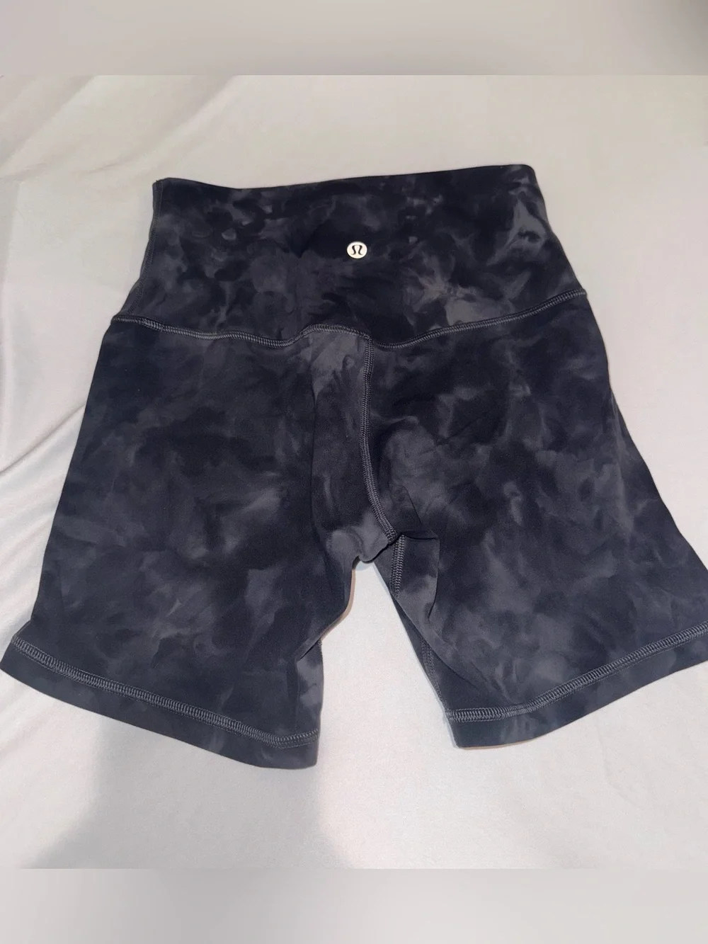 Lululemon align High-Rise shorts 6”